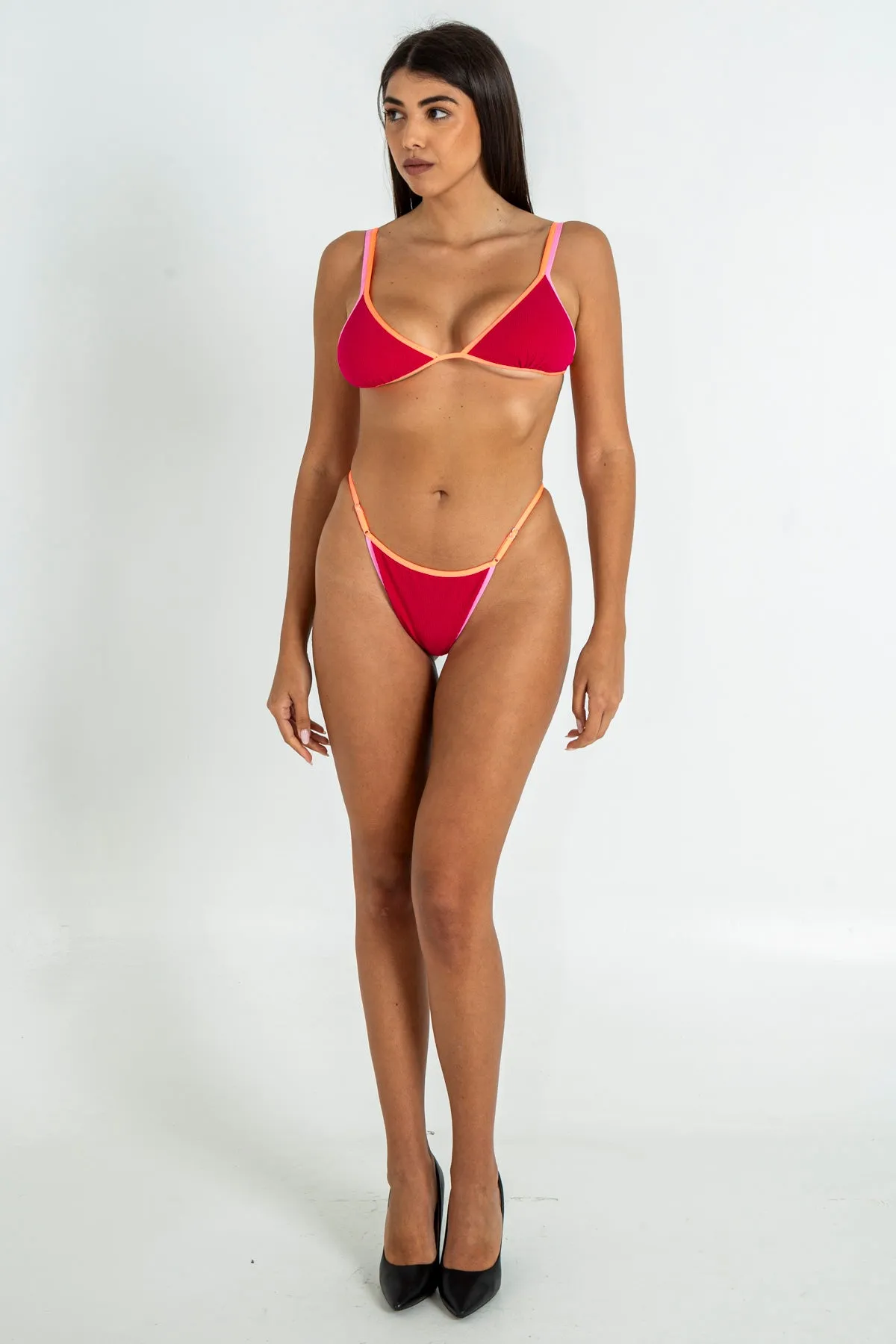 Costume bikini triangolo e slip regolabile