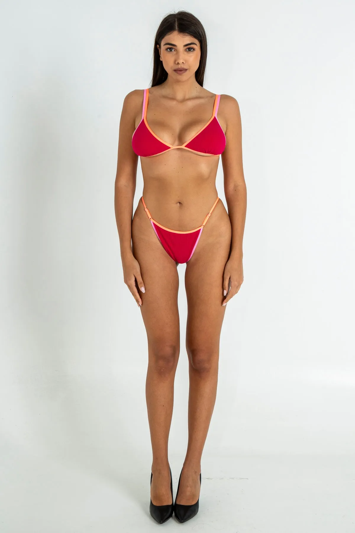 Costume bikini triangolo e slip regolabile