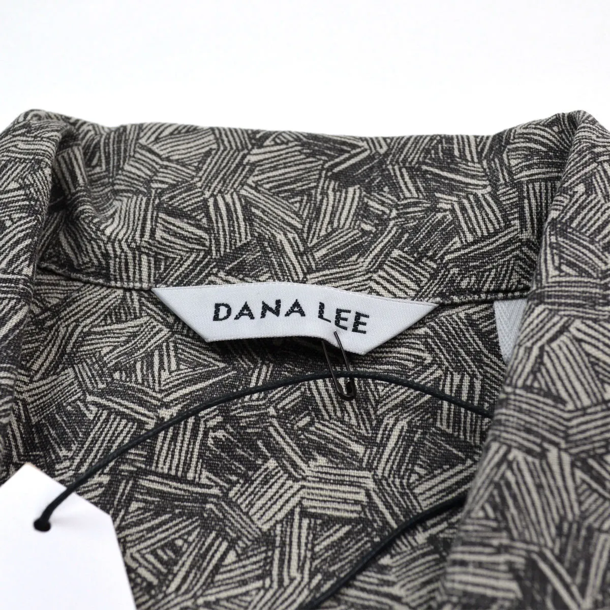 Dana Lee - Tropical Short-Sleeve Shirt - Indigo Theme Print