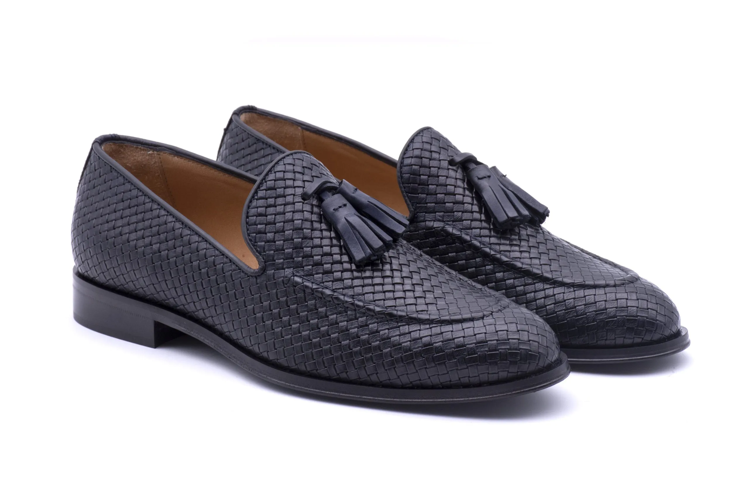 Elegant loafer with tassels