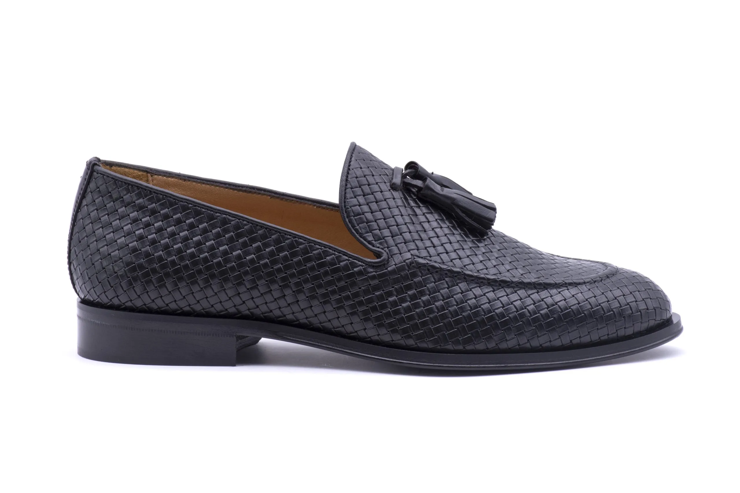 Elegant loafer with tassels