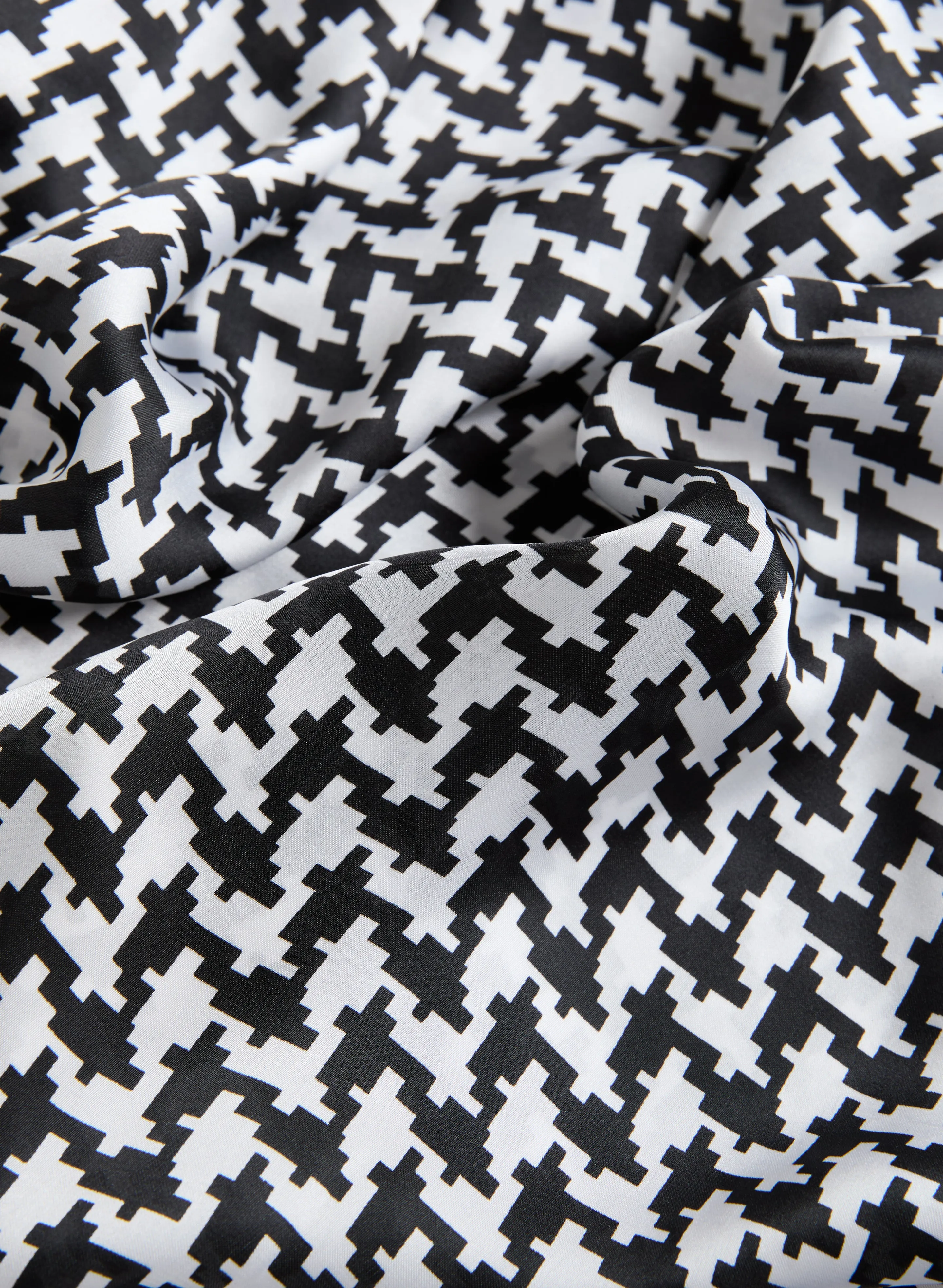 Houndstooth Print Scarf