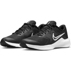 Nike Downshifter 11 Kids Running Shoe Black / White  3, 2, 1, GO! The Nike Downshifter 11 sets the pace with super lightweight c