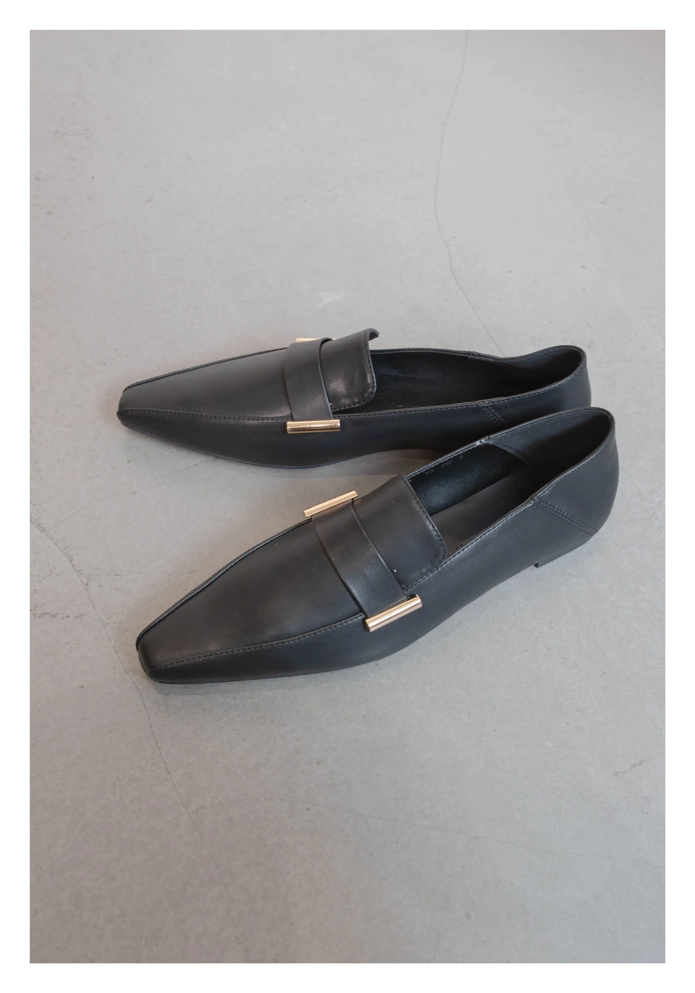 Side Metal Loafer Black