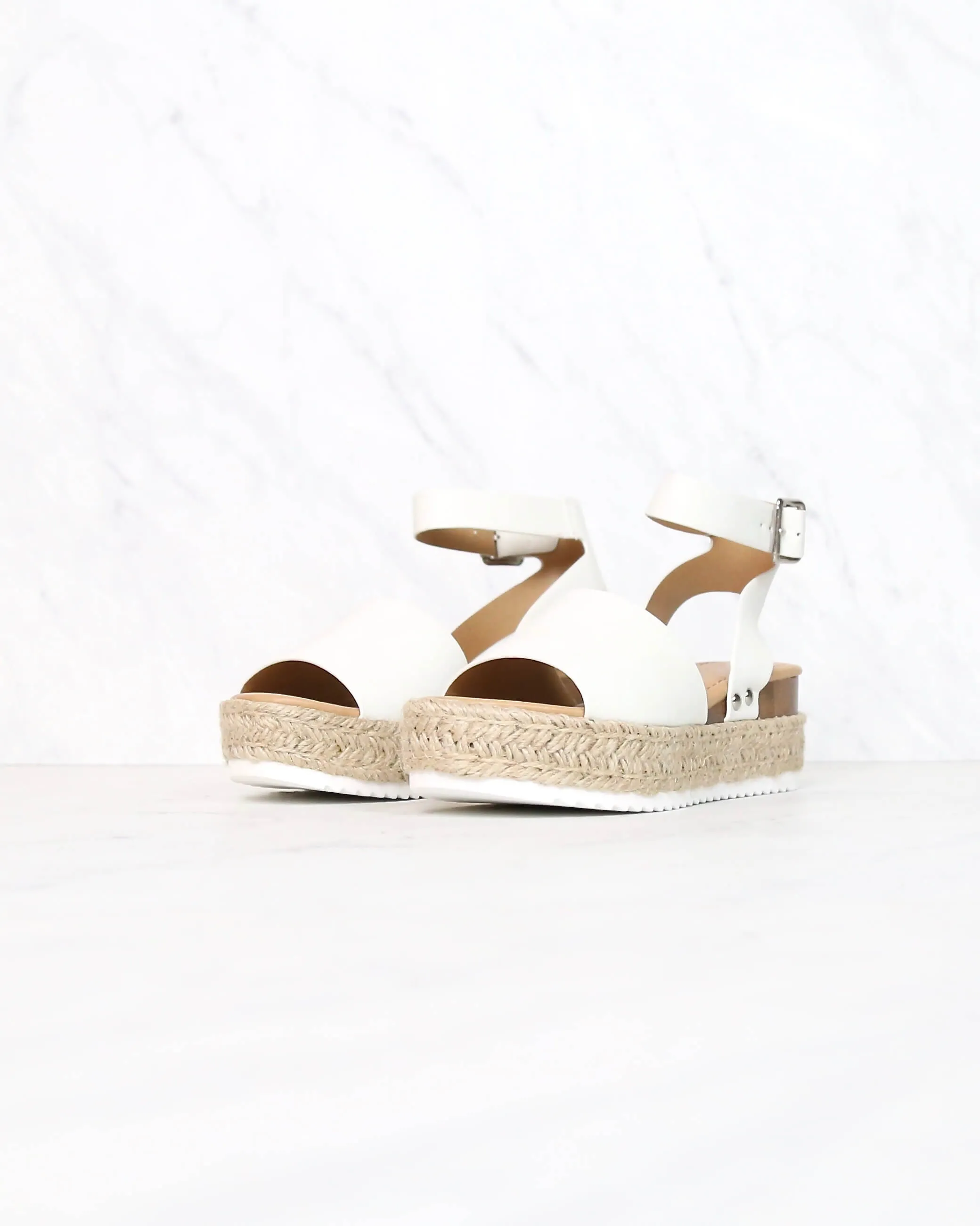 Trendy Sporty Flatfrom Espadrille Sandal with Adjustable Ankle Strap in Off White